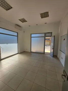 Rent, office space, 128m², Tološka šuma, Podgorica - image 9