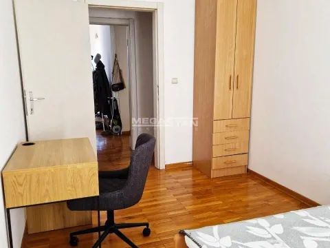 Izdavanje, trosoban stan, 83m², Južni Bulevar, Vračar Sve Podlokacije - image 8