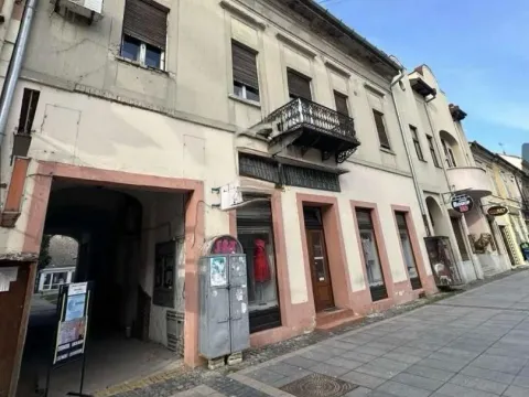 Prodaja, trosoban stan, 170m², Centar, Sombor - image 4