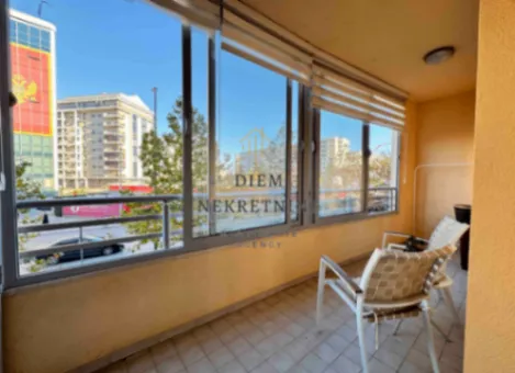 Izdavanje, jednosoban stan, 55m², City Kvart, Podgorica - image 12