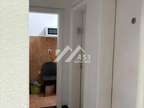 Rent, office space, 30m², Bulevar Oslobodjenja, Novi Sad Sve Podlokacije - image 4