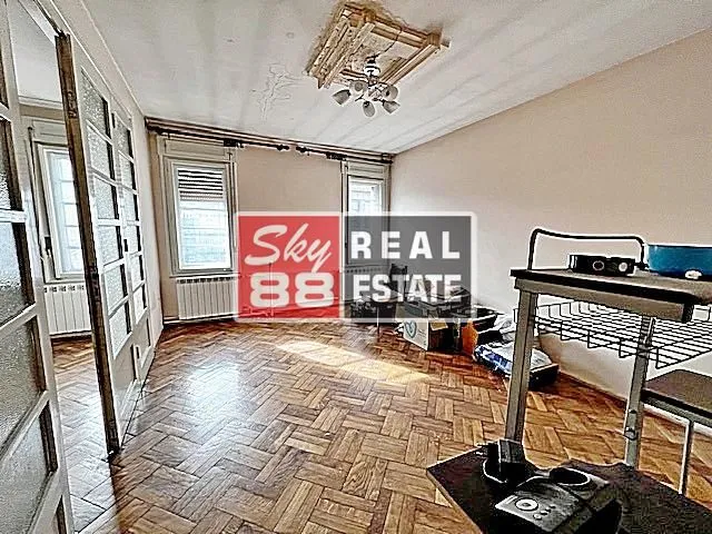 Prodaja, dvosoban stan, 77m², Stari Grad, Beograd