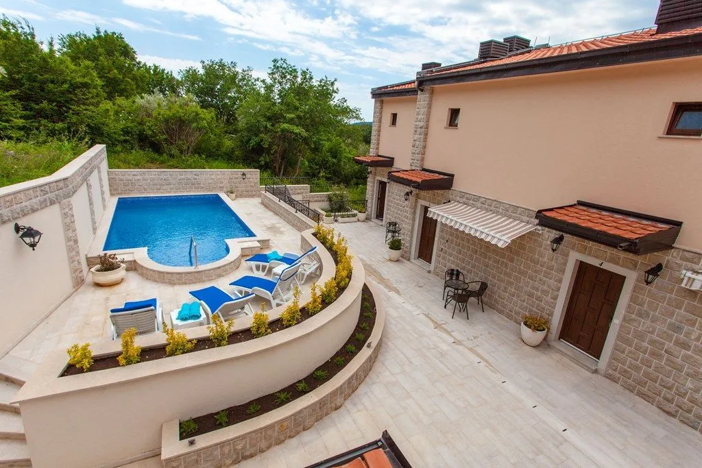 Sale, apartment, 140m², Kamenovo, Budva