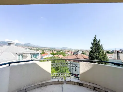 Izdavanje, kuća, 250m², Gorica C, Podgorica - image 12