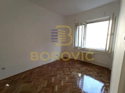 Izdavanje, trosoban stan, 63m², Skadarlija, Beograd - image 7