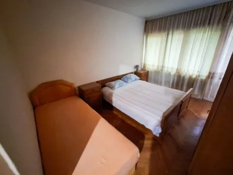 Izdavanje, jednosoban stan, 50m², Oktobarske Revolucije, Podgorica - image 3