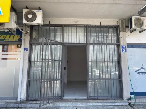 Rent, office space, 30m², Stari Aerodrom, Podgorica - image 1