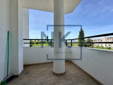 Izdavanje, dvosoban stan, 52m², Centar, Podgorica - image 12