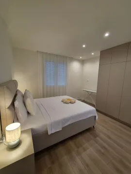 Rent, two bedroom apartment, 85m², Kalimanj, Tivat - image 19