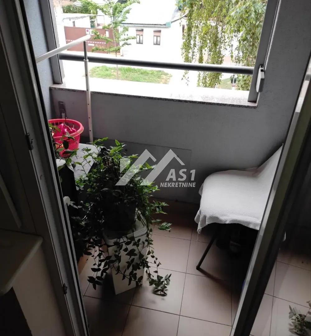 Izdavanje, jednosoban stan, 42m², Grbavica, Novi Sad Sve Podlokacije