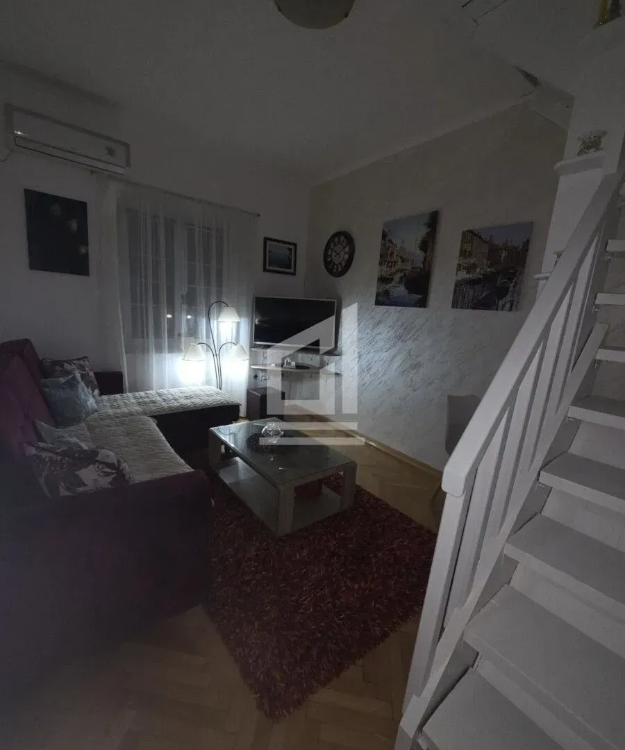 Izdavanje, dvosoban stan, 43m², Centar, Podgorica