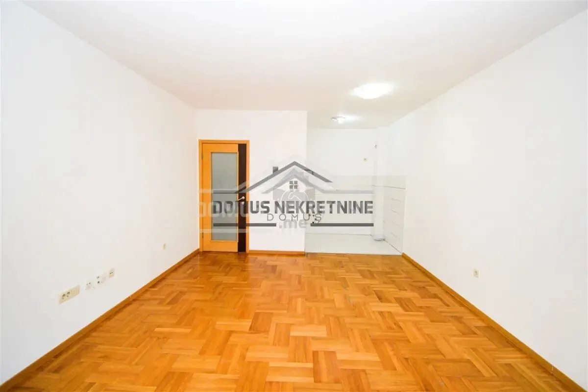 Prodaja, jednosoban stan, 50m², Pobrežje, Podgorica