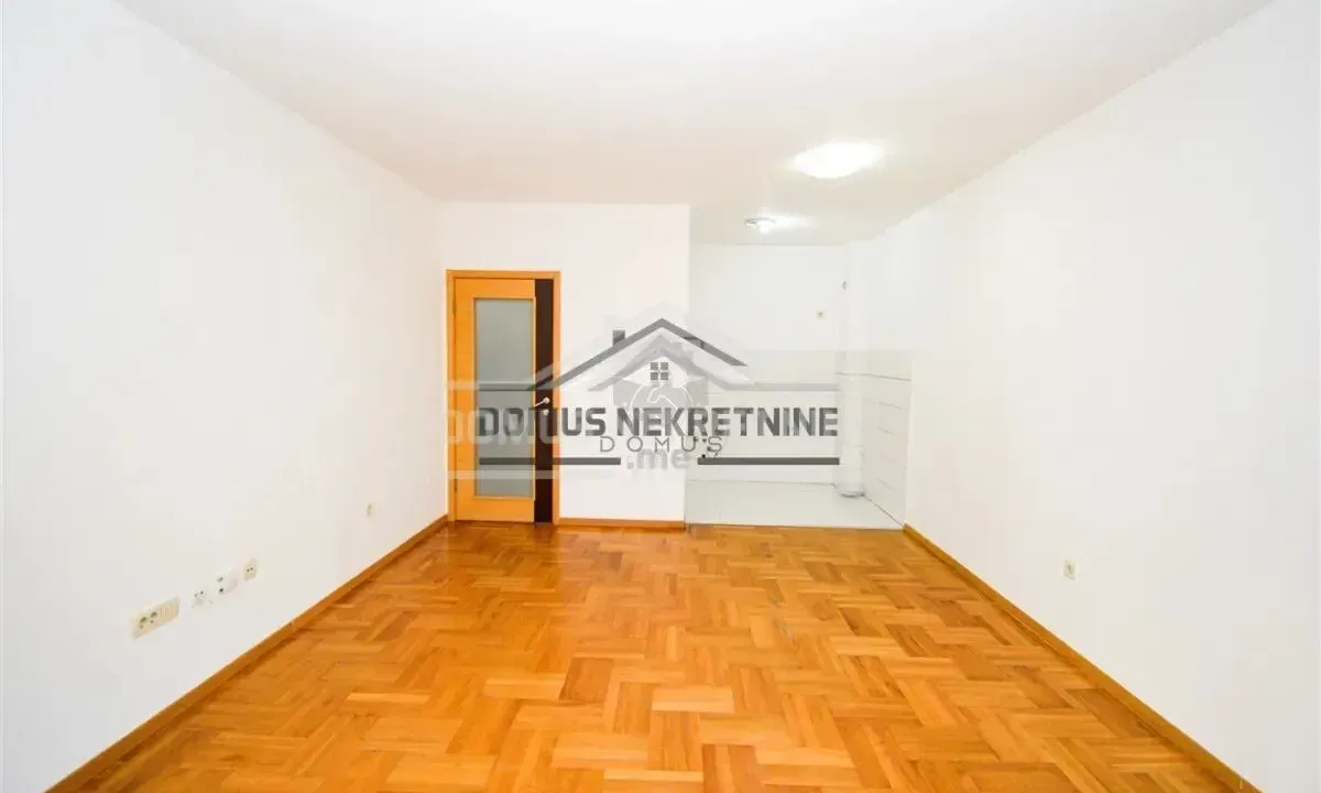 Prodaja, jednosoban stan, 50m², Pobrežje, Podgorica