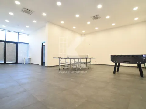 Izdavanje, poslovni prostor, 294m2, Vezirov Most, Podgorica Izdavanje, poslovni prostor, 294m2, Vezirov Most, Podgorica