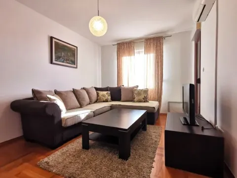 Rent, one bedroom apartment, 50m², Stari Aerodrom, Podgorica - image 2
