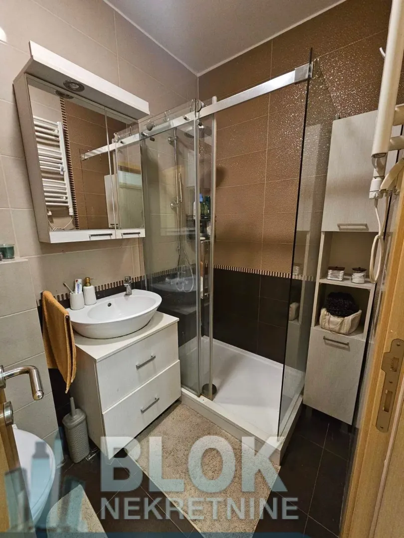 Izdavanje, jednosoban stan, 55m², Blok 6, Podgorica