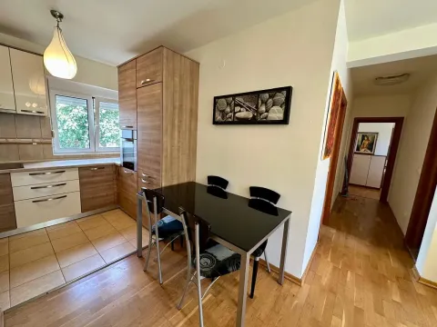 Izdavanje, dvosoban stan, 70m², Lazi, Budva - image 4