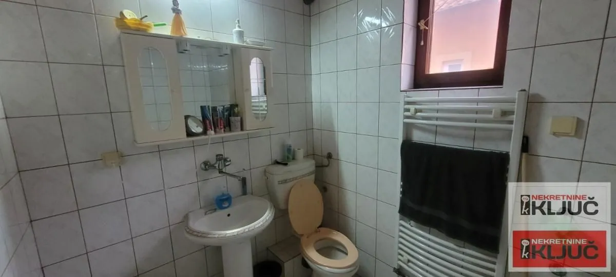Prodaja, kuća, 179m², Adice, Novi Sad Sve Podlokacije
