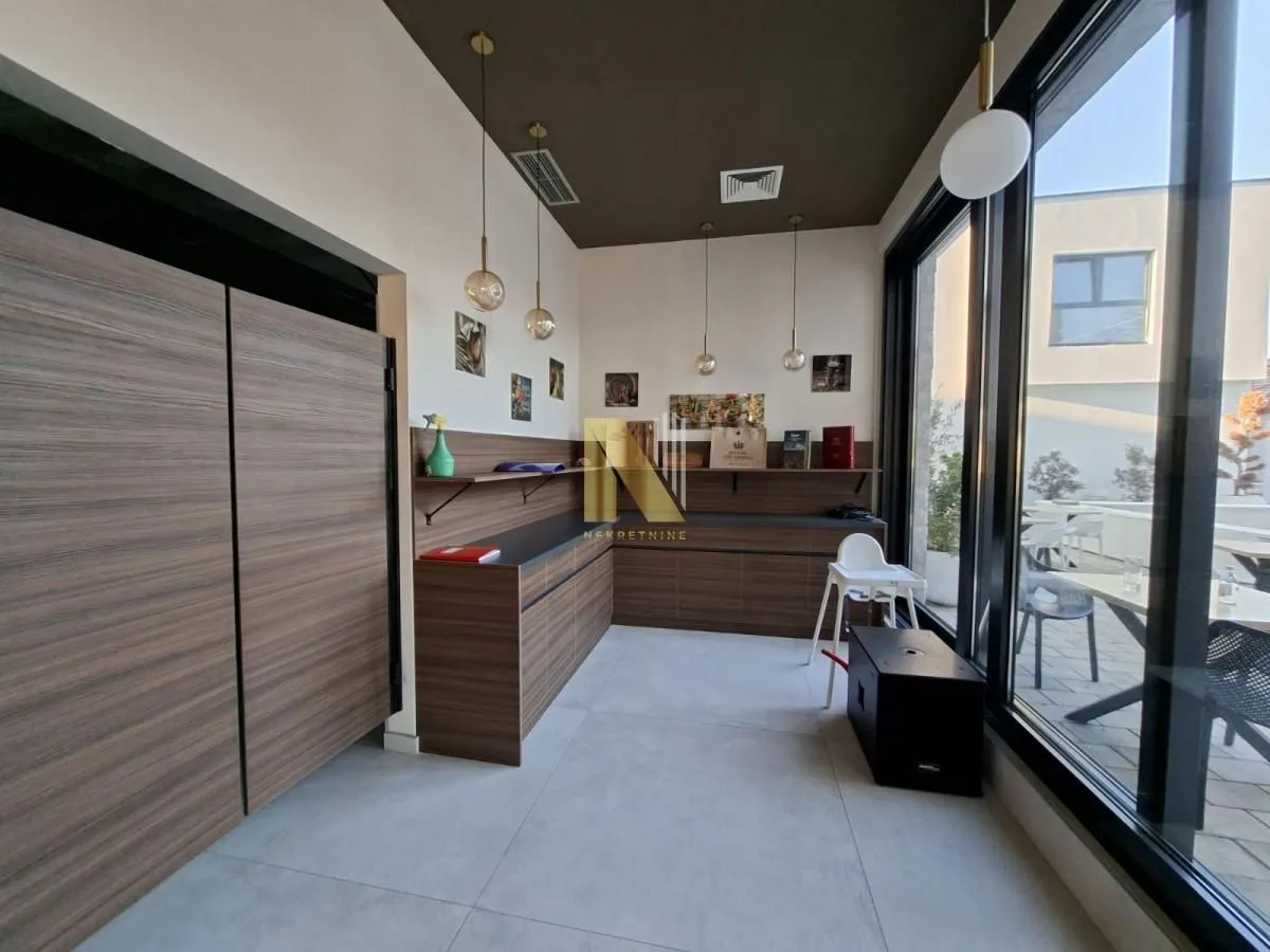 Sale, office space, 97m², Banja Vrdnik, Irig