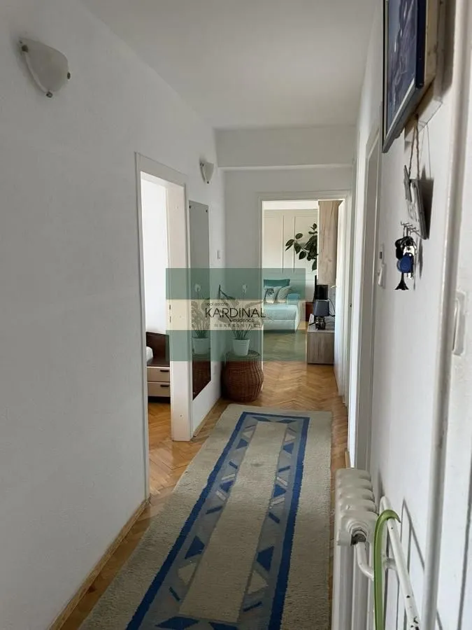Prodaja, četvorosoban stan, 92m², Centar, Novi Sad