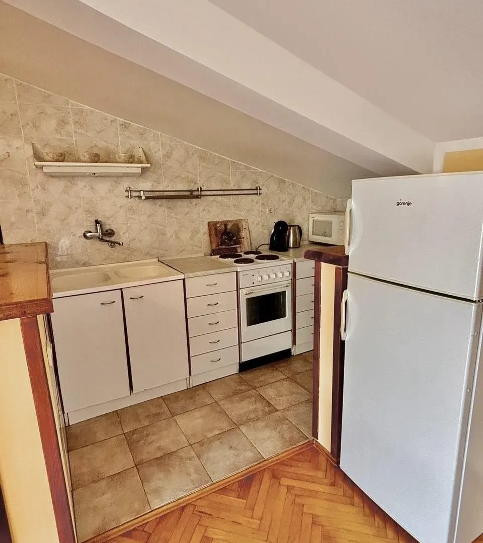 Prodaja, dvosoban stan, 60m², Maini, Budva