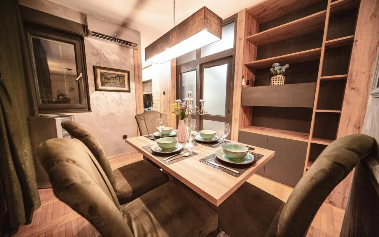 Izdavanje, dvosoban stan, 80m², Stari Aerodrom, Podgorica