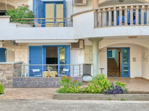 Sale, one bedroom apartment, 29m², Pržno, Budva - image 5