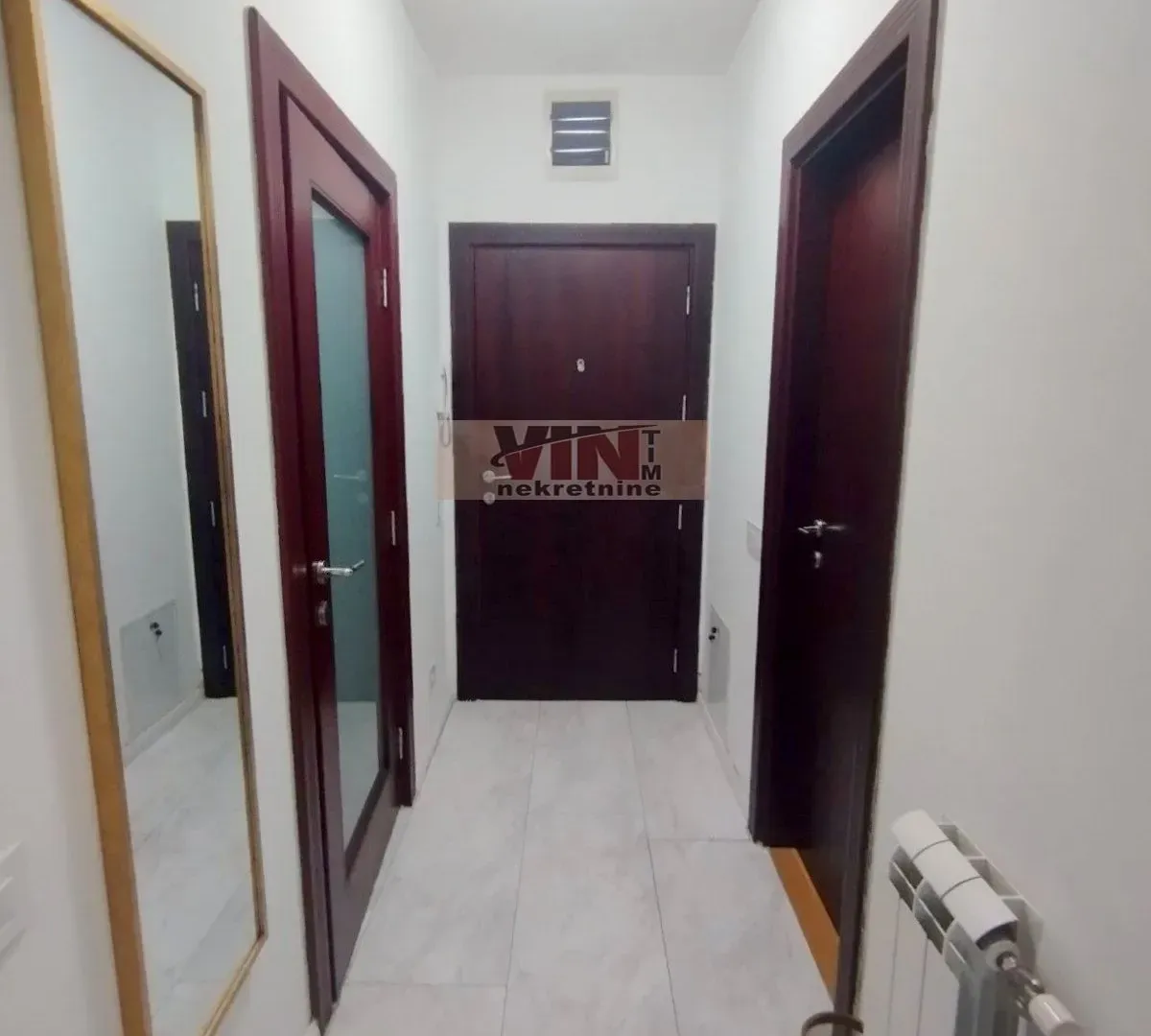 Izdavanje, poslovni prostor, 40m², Altina, Beograd