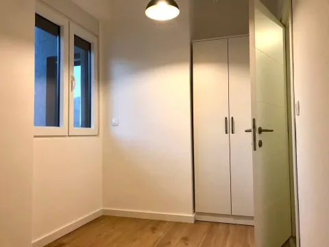 Prodaja, dvosoban stan, 54m², Centar, Bar - image 6