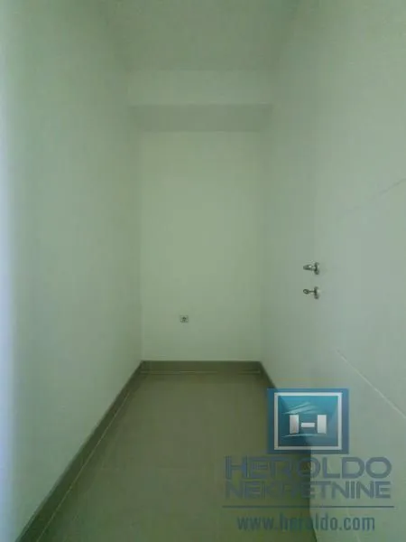 Sale, office space, 189m², Aqua park, Jagodina