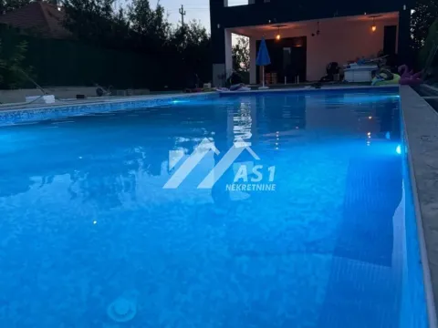 Izdavanje, kuća, 250m², Novi Banovci, Stara Pazova - image 10