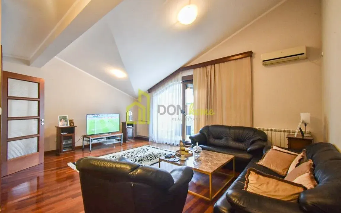 Izdavanje, dvosoban stan, 90m², Gorica C, Podgorica