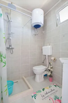 Rent, one bedroom apartment, 50m², Radanovići, Kotor - image 6