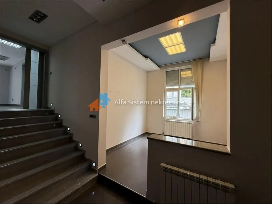 Rent, office space, 144m², Južni Bulevar, Vračar Sve Podlokacije