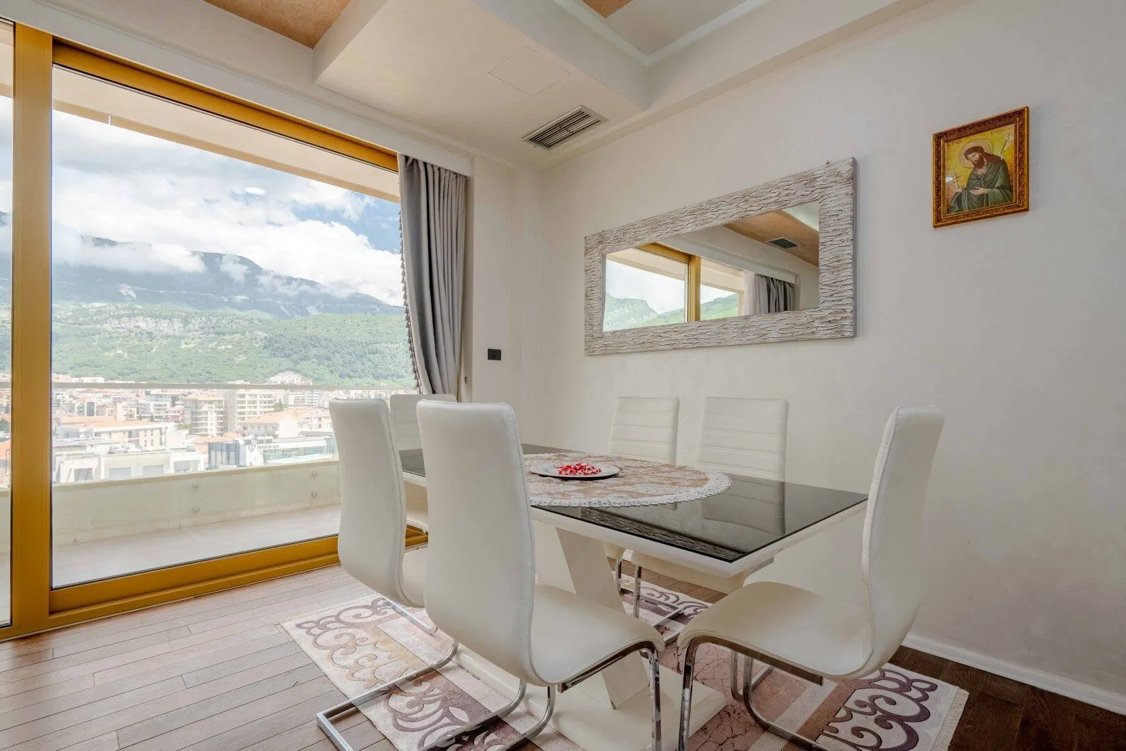 Prodaja, dvosoban stan, 94m², Budva, Crna Gora