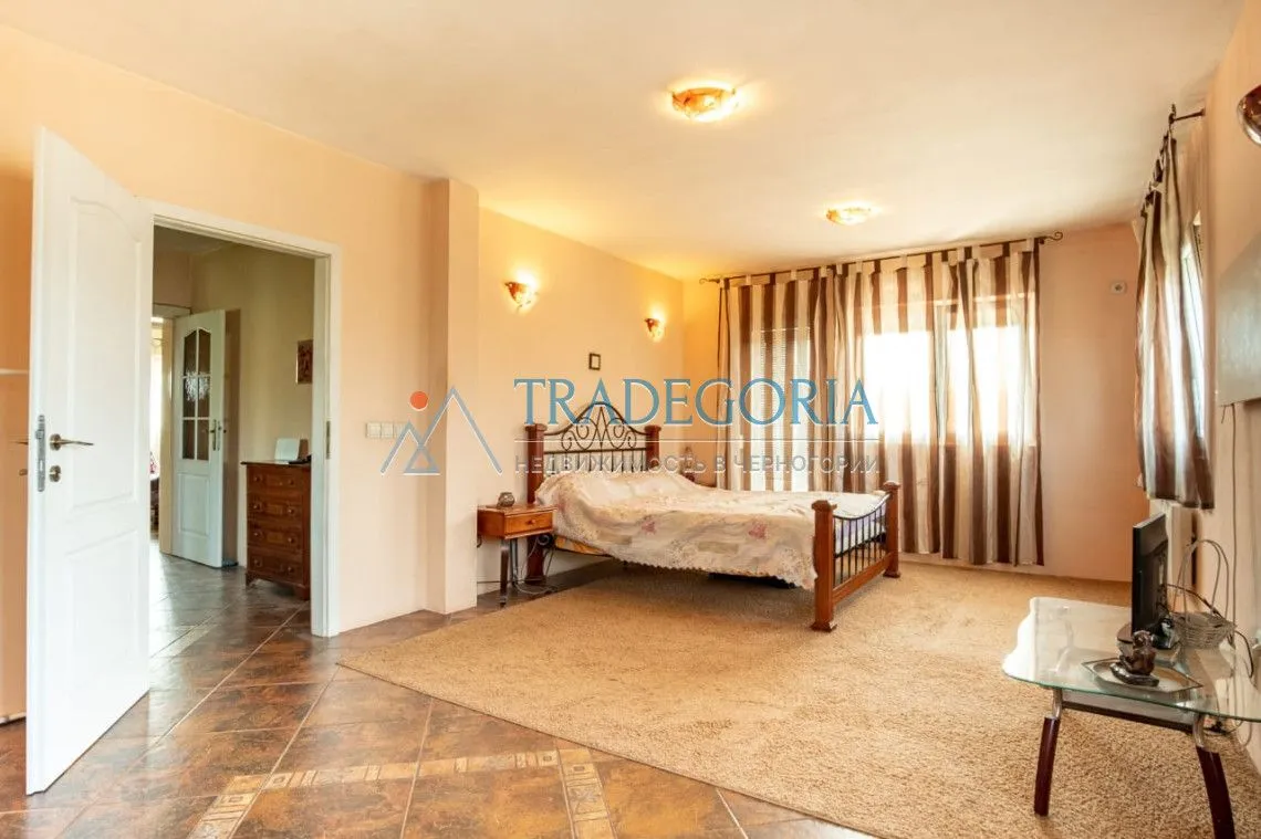 Prodaja, kuća, 180m², Bar, Crna Gora