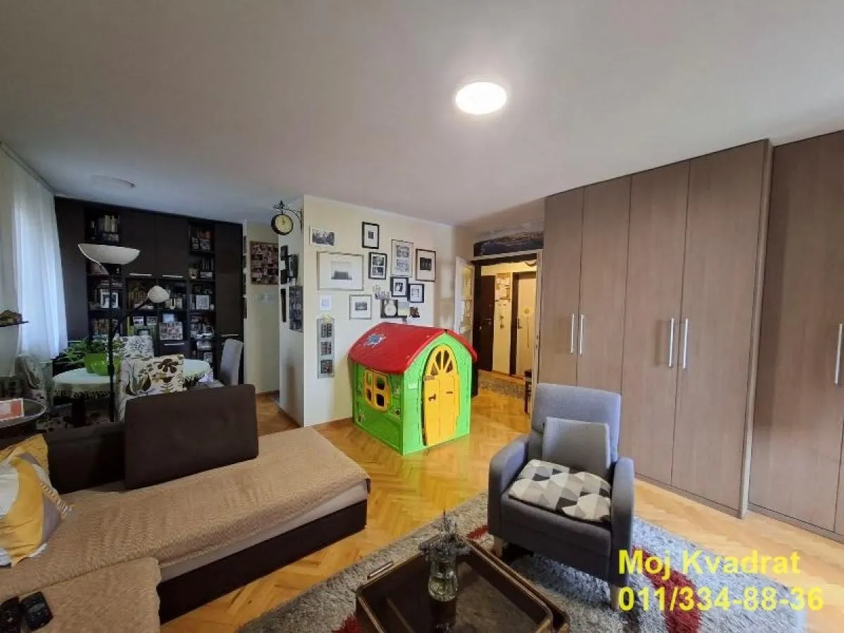 Sale, three bedroom apartment, 70m², Karaburma, Palilula Sve Podlokacije