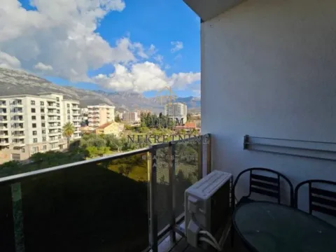 Izdavanje, garsonjera, 34m², Soho City, Bar - image 12