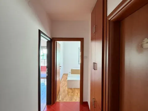 Prodaja, jednosoban stan, 44m², Krivi Most, Podgorica - image 11
