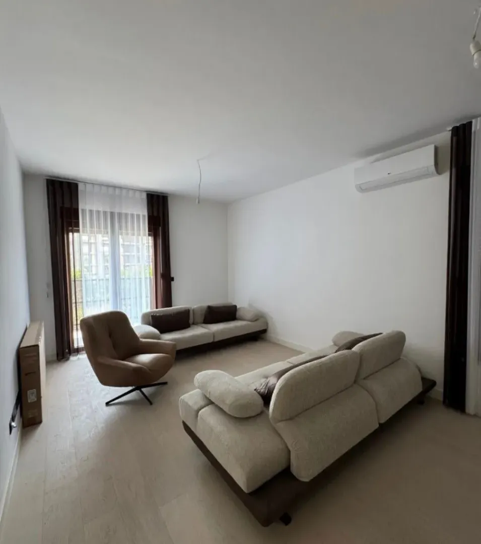 Izdavanje, jednosoban stan, 53m², Krivi Most, Podgorica