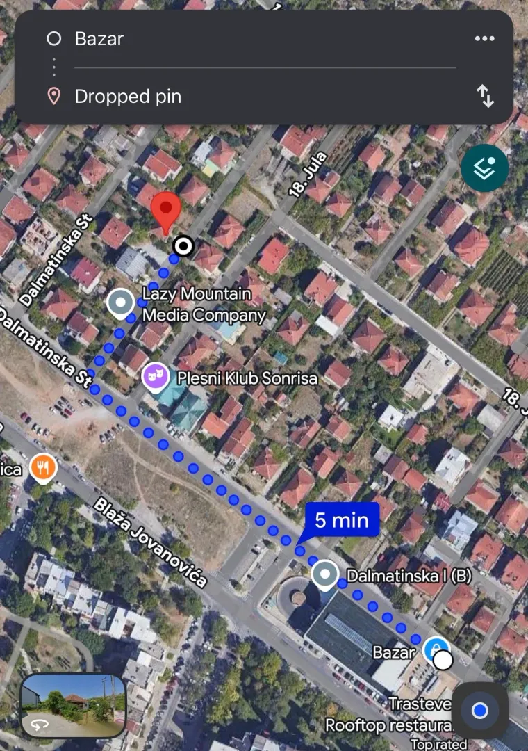 Prikaz mape lokacije sa ucrtanom rutom i okruženjem.