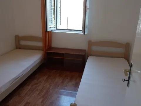 Rent, house, 60m², Škaljari, Kotor - image 7