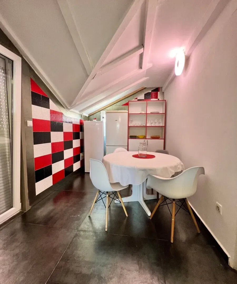 Izdavanje, trosoban stan, 115m², Zelenika, Podgorica