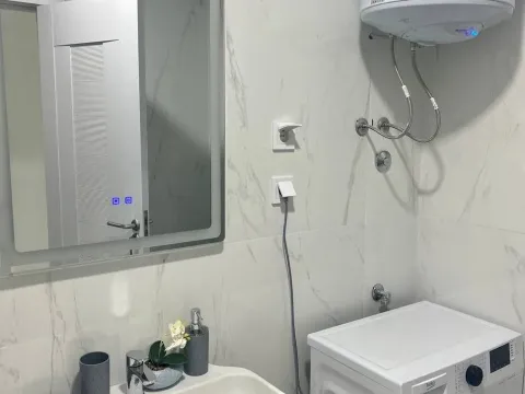 Sale, studio apartment, 37m², Bečići, Budva - image 5