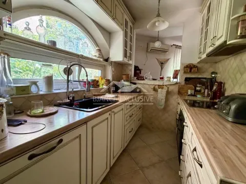 Prodaja, četvorosoban stan, 111m², Stari Grad, Beograd - image 5