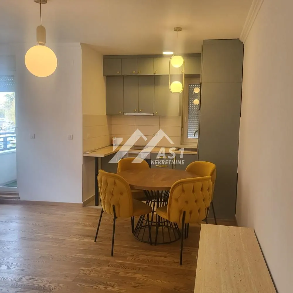 Izdavanje, jednosoban stan, 40m², Grbavica, Novi Sad Sve Podlokacije