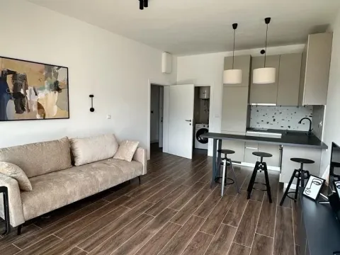 Izdavanje, stan, 36m², Centar, Bar - image 2