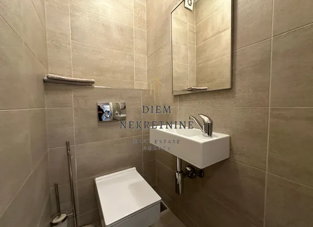 Izdavanje, dvosoban stan, 75m², Preko Morače, Podgorica