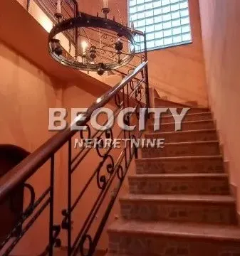 Izdavanje, kuća, 260m², Centar, Novi Sad - image 8