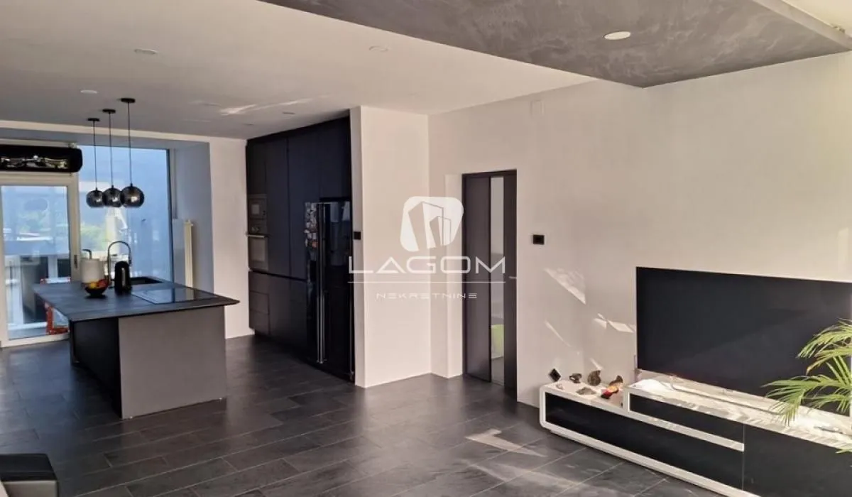 Sale, house, 343m², Banovo Brdo, Beograd